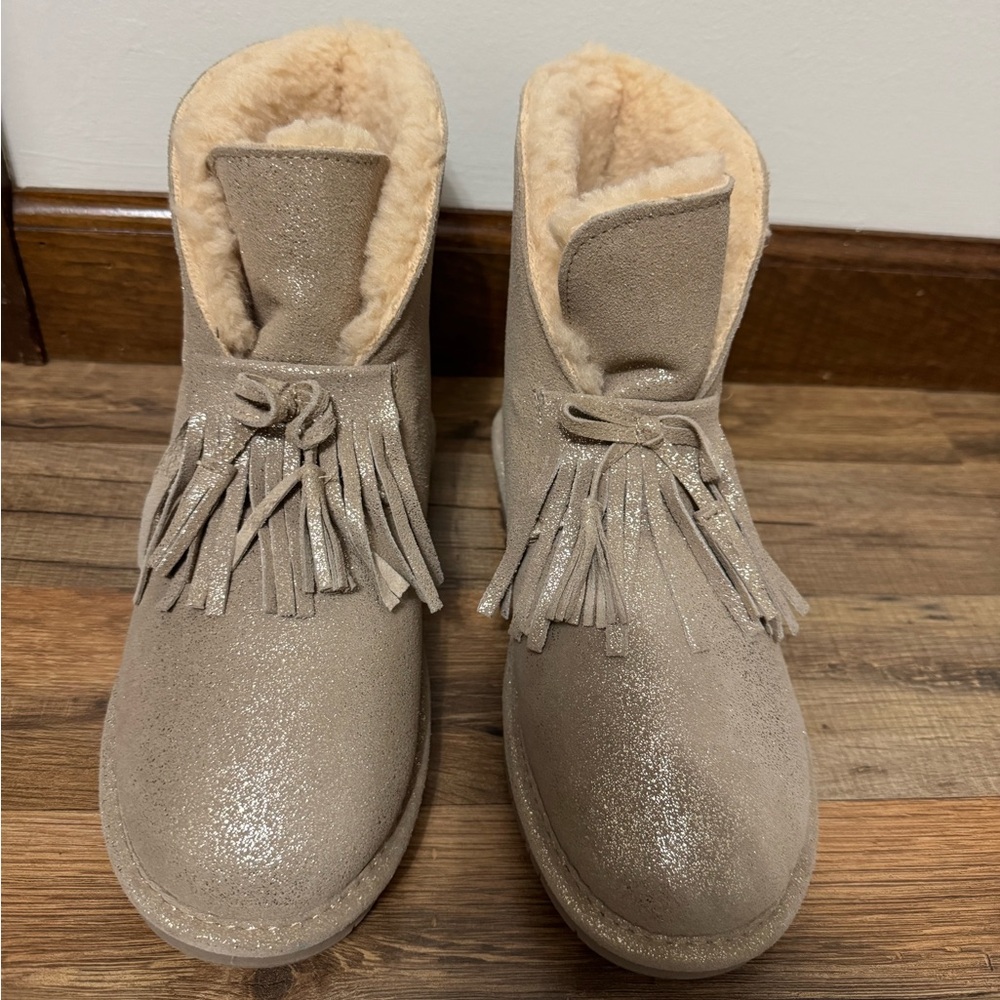 Christie Suede Sheepskin Fringe Boots Gold Metallic Shimmer Size 9 Fall - Picture 6 of 7
